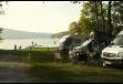 Camping-car au bord du lac