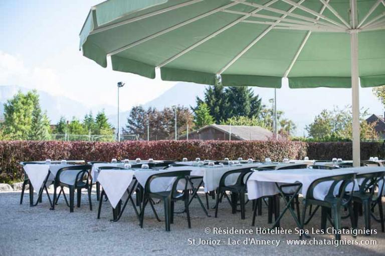 parasol restaurant la piscine - les chataigniers