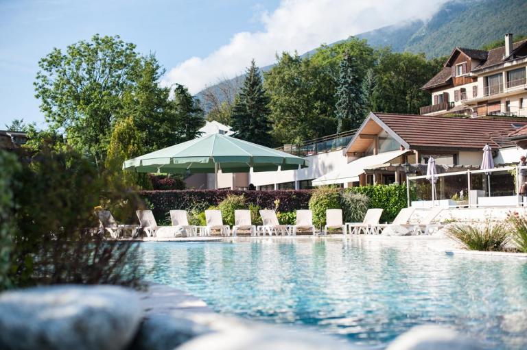 vue résidence depuis la piscine