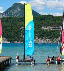 activités nautiques voile sur le Lac d'Annecy