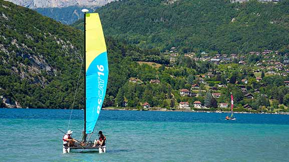 voile sur le lac d'annecy