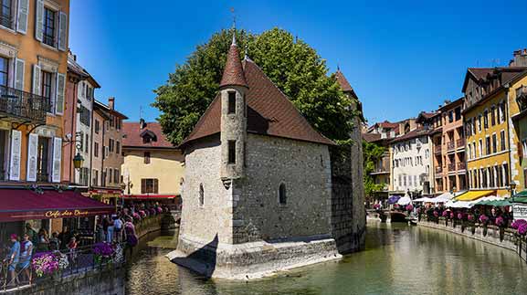 le palais de l'isle annecy